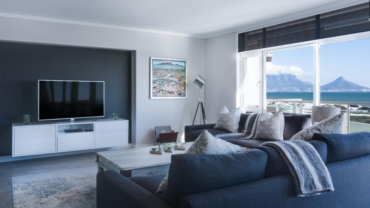 Salón moderno y con buenas vistas